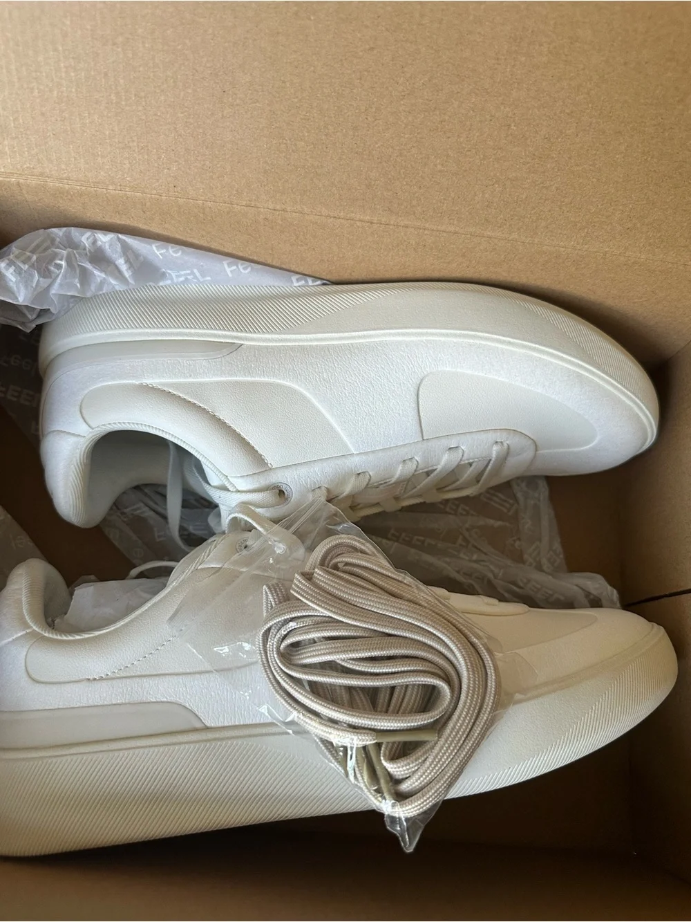 Lululemon cityverse sneakers  men’s size 11  NIB